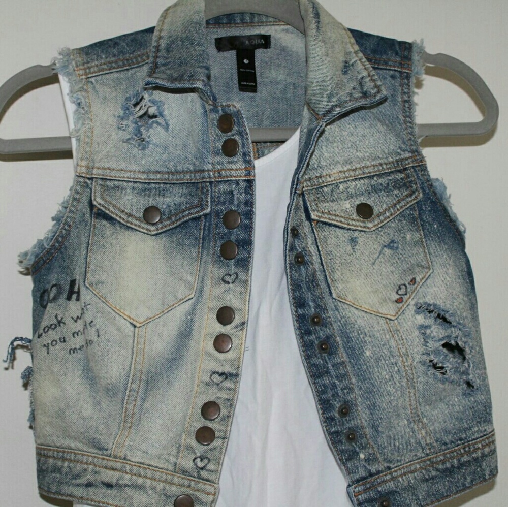Fun Taylor Swift inspired distressed Jean jacket